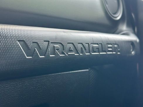 Used 2022 Jeep Wrangler Unlimited Sport AWD/4WD image 26