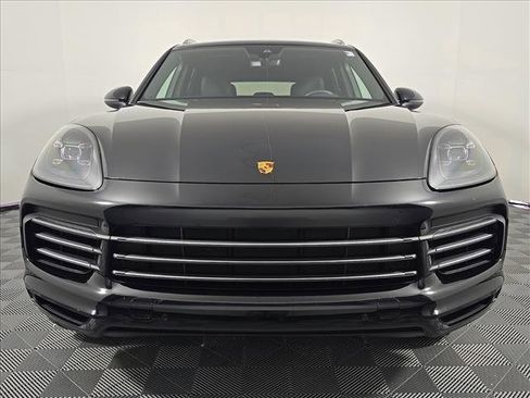 Certified 2023 Porsche Cayenne image 10