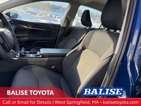 Used 2025 Toyota Camry LE w/ Convenience Package image 25