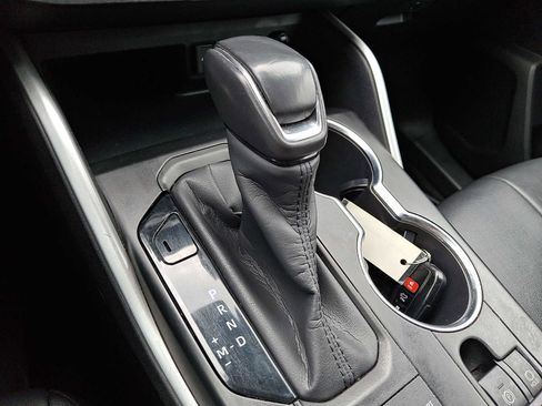 Used 2020 Toyota Highlander XLE AWD/4WD image 16