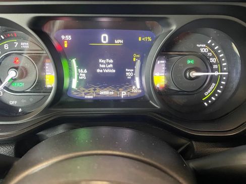 Used 2024 Jeep Wrangler Unlimited AWD/4WD image 7
