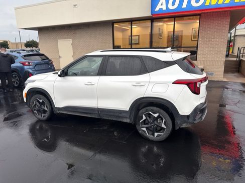 Used 2025 Kia Seltos S AWD/4WD image 2