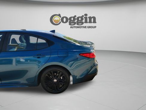 Used 2025 Toyota Camry SE FWD image 32