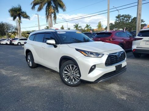 Used 2023 Toyota Highlander Platinum image 30