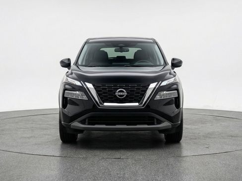Used 2025 Nissan Rogue SV AWD/4WD image 2