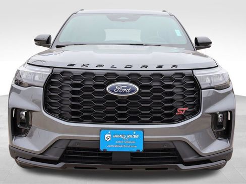 New 2026 Ford Explorer ST w/ Sun And Sound Package image 8