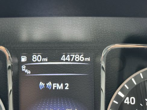 Used 2018 Nissan Titan SV w/ SV Convenience Package image 20