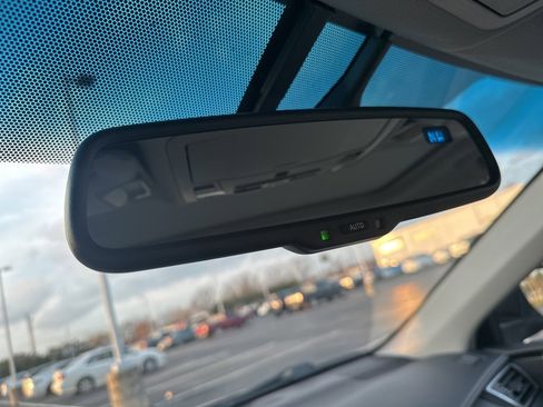 Certified 2017 Toyota Camry XLE image 22