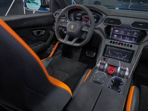 Used 2024 Lamborghini Urus Performante AWD/4WD image 59