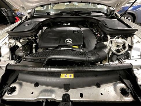 Used 2021 Mercedes-Benz GLC 300 4MATIC image 10