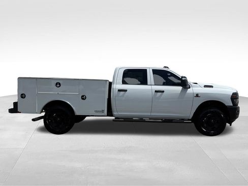 New 2026 RAM 3500 Tradesman AWD/4WD image 27