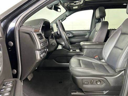 Used 2023 Chevrolet Tahoe Z71 w/ Luxury Package AWD/4WD image 12