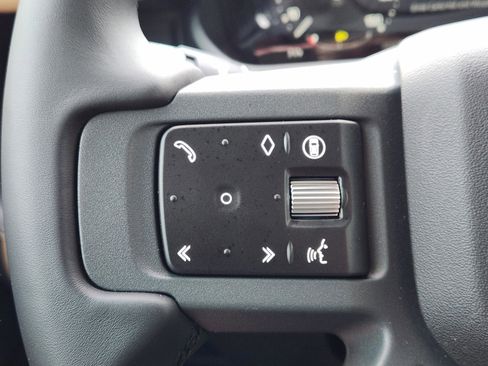 New 2026 Land Rover Defender 110 X-Dynamic SE AWD/4WD image 23