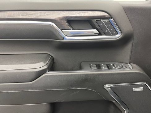 Used 2024 Chevrolet Silverado 1500 LTZ w/ LTZ Convenience Package II AWD/4WD image 17