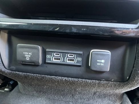 Used 2024 Jeep Wagoneer L Series II w/ Flexible Seating Group RWD image 16