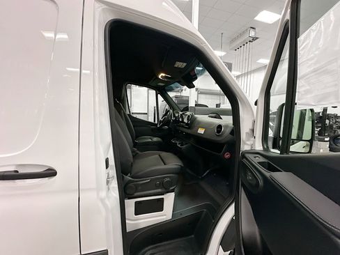Used 2026 Mercedes-Benz Sprinter 2500 image 27