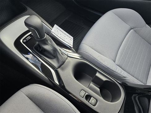 Used 2025 Toyota Corolla SE image 22