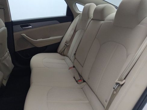 Used 2019 Hyundai Sonata SE w/ Cargo Package FWD image 18