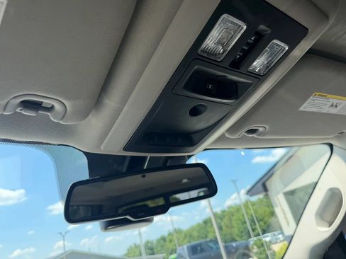 Used 2018 RAM 1500 Laramie w/ Convenience Group AWD/4WD image 33