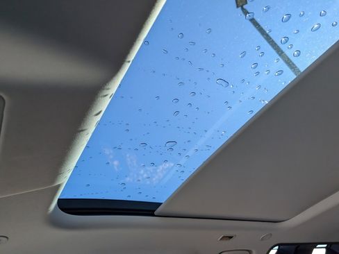 Used 2023 Land Rover Defender 110 S image 21