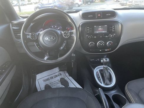 Used 2016 Kia Soul + FWD image 21