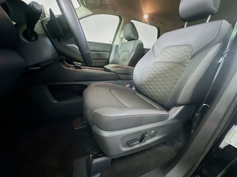 Used 2025 Nissan Pathfinder SV FWD image 13