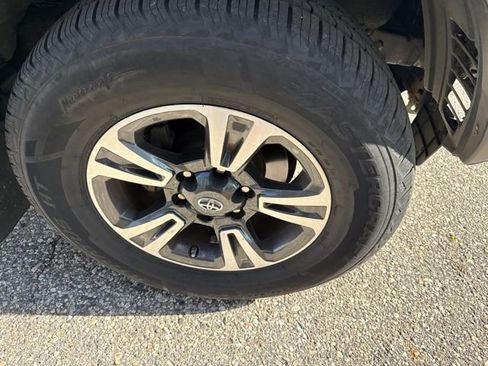 Used 2014 Toyota Tacoma 4x4 Double Cab w/ Convenience Package image 5