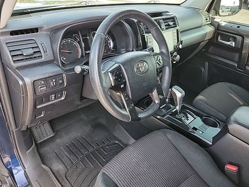 Used 2022 Toyota 4Runner TRD Off-Road AWD/4WD image 9