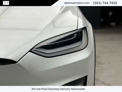 Used 2022 Tesla Model X Plaid image 12