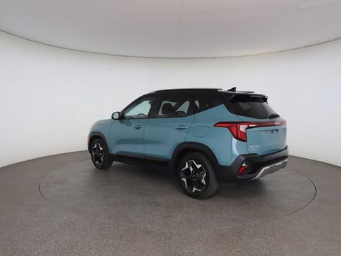 Used 2023 Honda HR-V LX image 10