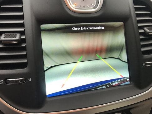 Used 2023 Chrysler 300 Touring L w/ Safetytec Plus Group image 10