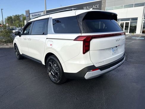 New 2026 Kia Carnival EX FWD image 3