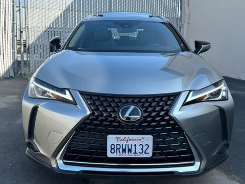 Used 2019 Lexus UX 200 w/ Premium Package image 2