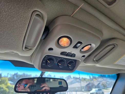 Used 2005 Chevrolet Tahoe Z71 w/ Preferred Equipment Group image 19