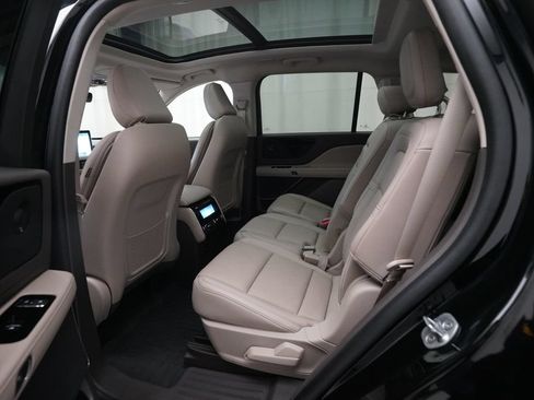 Used 2023 Lincoln Aviator Reserve w/ Equipment Group 201A AWD/4WD image 16