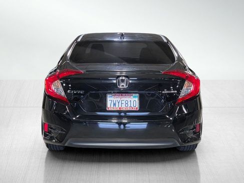 Used 2016 Honda Civic Touring image 6