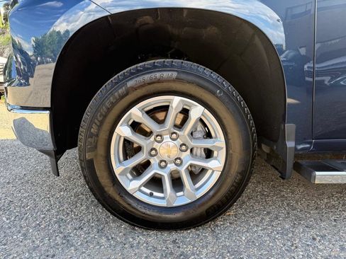 Used 2023 Chevrolet Silverado 1500 LT AWD/4WD image 38