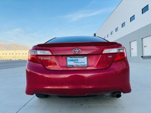 Used 2014 Toyota Camry L image 4