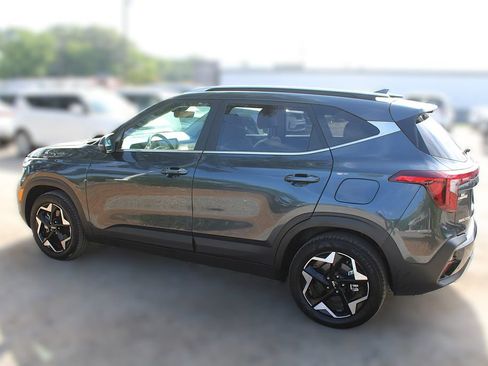 Certified 2025 Kia Seltos EX w/ EX Sunroof Package AWD/4WD image 13