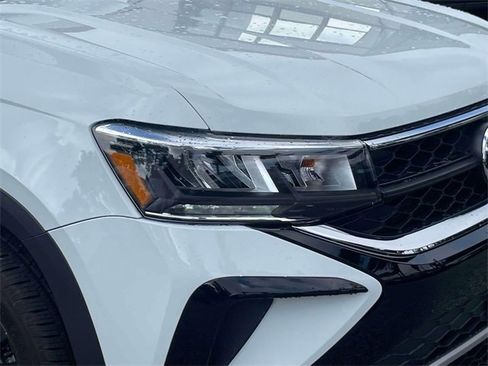 Used 2022 Volkswagen Taos S image 10