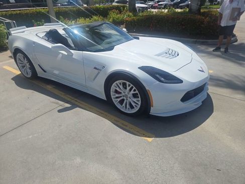 Used 2016 Chevrolet Corvette Z06 w/ 3LZ Preferred Equipment Group RWD image 2