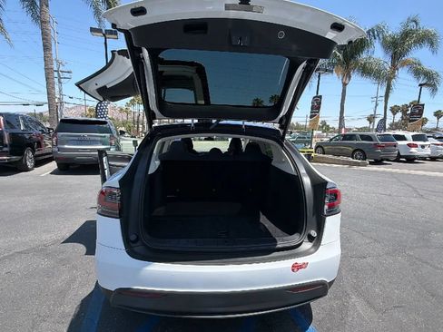 Used 2017 Tesla Model X 75D AWD/4WD image 9