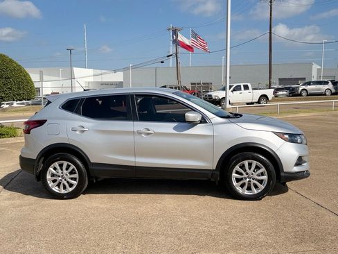 Certified 2022 Nissan Rogue Sport S FWD image 4