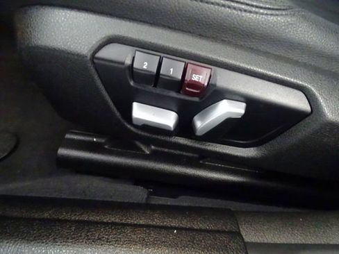 Used 2018 BMW 320i xDrive Sedan w/ Convenience Package image 3