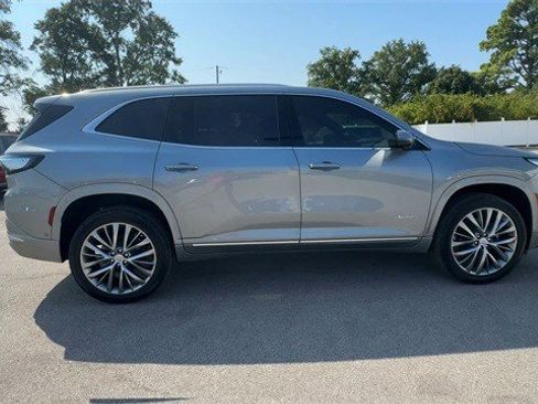 New 2026 Buick Enclave Avenir w/ Super Cruise Package image 9