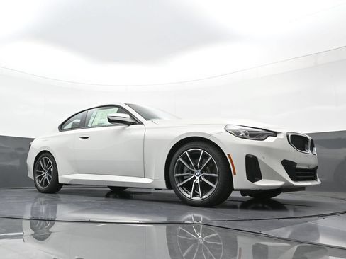 New 2026 BMW 230i Coupe w/ Premium Package RWD image 19