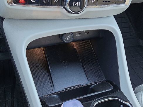 New 2026 Volvo XC40 B5 Plus w/ Protection Package Premier image 29