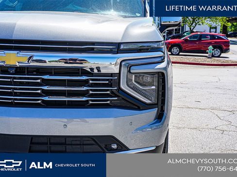 New 2025 Chevrolet Suburban Premier w/ Sun And Tow Package AWD/4WD image 16
