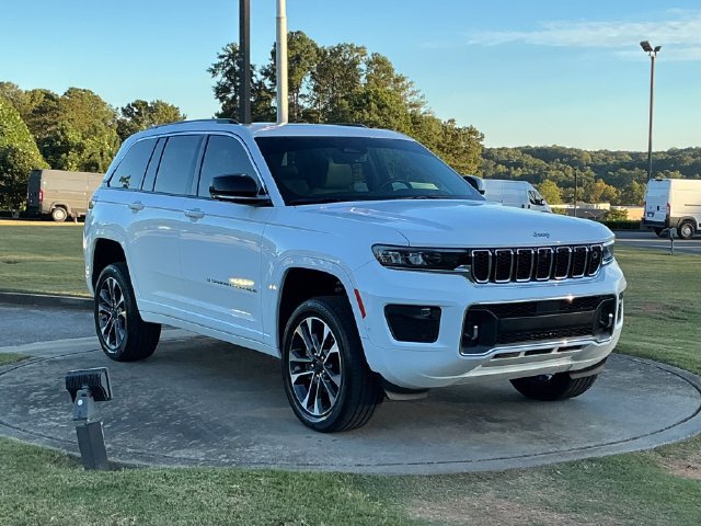 Used 2023 Jeep Grand Cherokee Overland w/ Adv Protech Group III AWD/4WD image 9