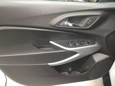 Used 2025 Chevrolet Trax RS w/ Driver Confidence Package FWD image 24